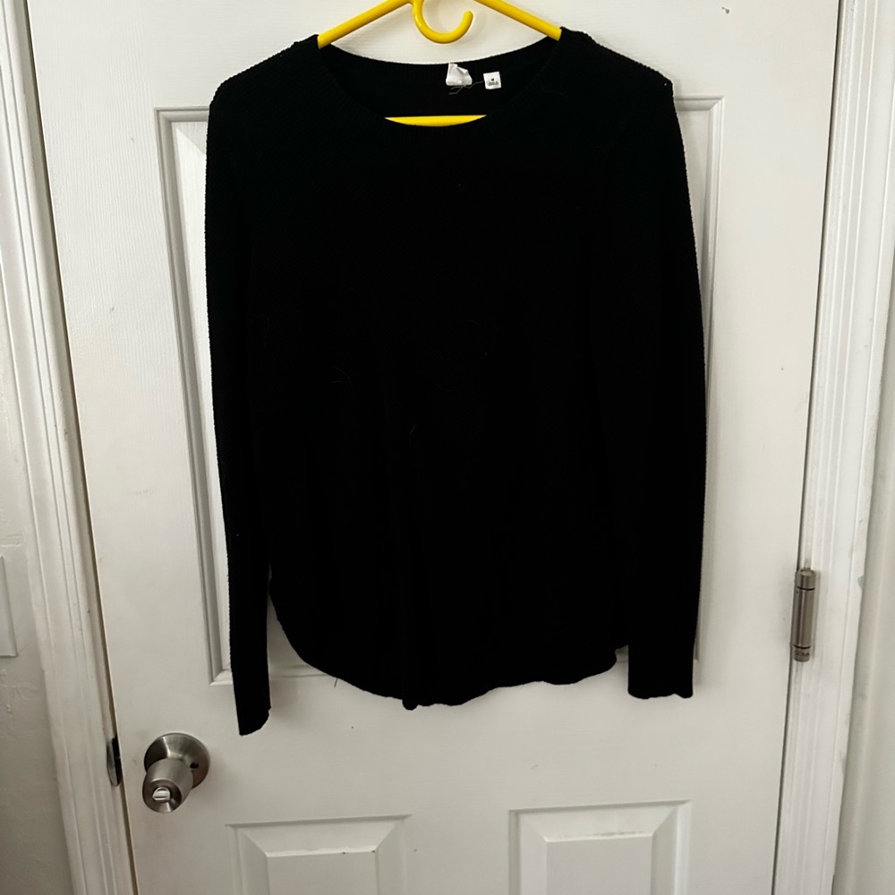 Medium black sweater